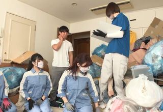 Các chị lao công nứng lồn gạ anh thanh niên FA