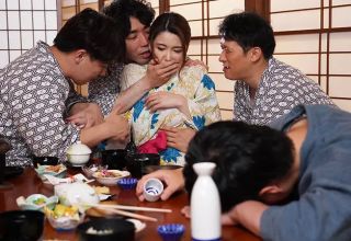 Vợ dâm vụng trộm với các gã đàn ông lạ Ryo